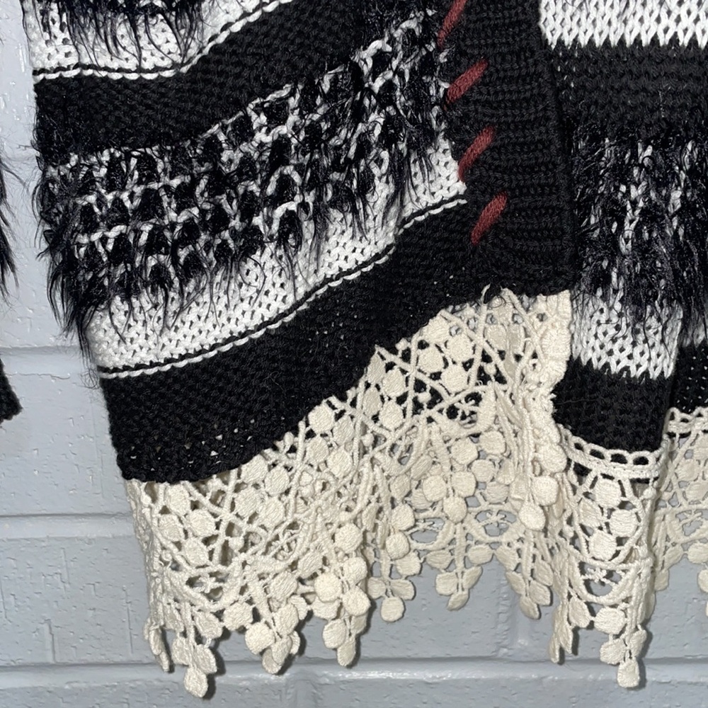 Sweater - Picture 2 of 5
